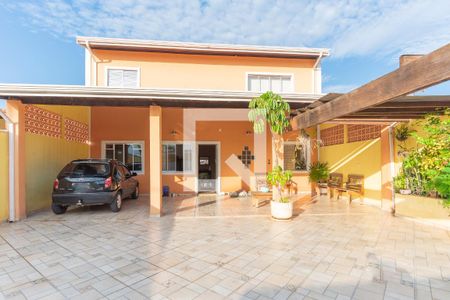 Casa à venda com 232m², 4 quartos e 6 vagasGaragem