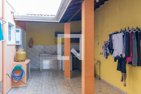 Casa à venda com 232m², 4 quartos e 6 vagasQuintal