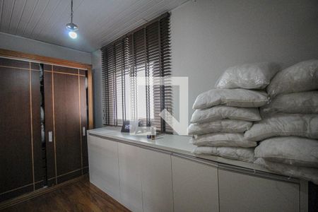 Casa à venda com 180m², 4 quartos e sem vaga Casa à venda com 180m², 4 quartos e sem vagaQuarto 3