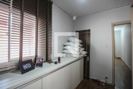 Casa à venda com 180m², 4 quartos e sem vaga Casa à venda com 180m², 4 quartos e sem vagaQuarto 3
