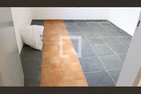 Casa à venda com 95m², 2 quartos e 2 vagasQuarto de Serviço