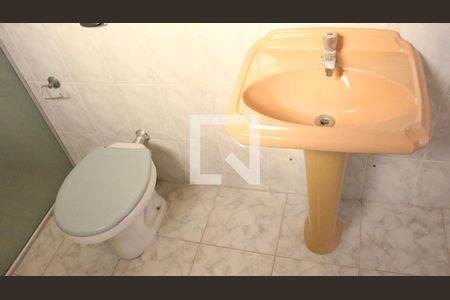 Casa à venda com 95m², 2 quartos e 2 vagasBanheiro da Suíte