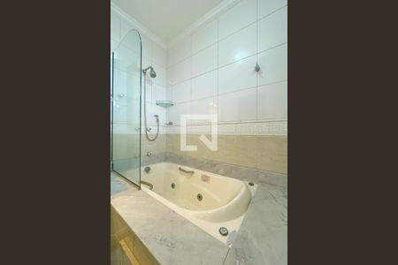 Casa para alugar com 180m², 3 quartos e 2 vagas Casa para alugar com 180m², 3 quartos e 2 vagasBanheiro da Suíte