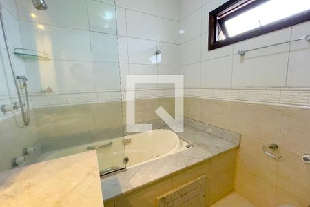 Casa para alugar com 180m², 3 quartos e 2 vagas Casa para alugar com 180m², 3 quartos e 2 vagasBanheiro da Suíte