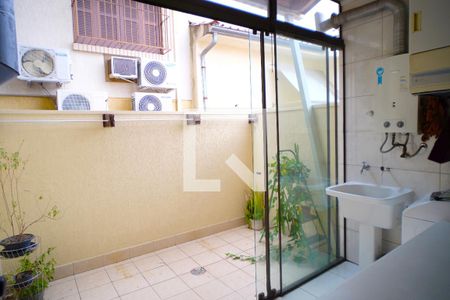 Casa à venda com 180m², 3 quartos e 2 vagasÁrea de Serviço