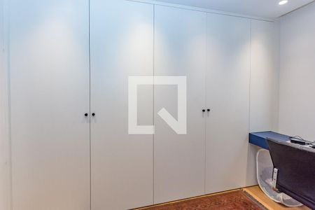 Apartamento à venda com 154m², 4 quartos e 4 vagas Apartamento à venda com 154m², 4 quartos e 4 vagasCloset da suíte 1