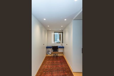 Apartamento à venda com 154m², 4 quartos e 4 vagas Apartamento à venda com 154m², 4 quartos e 4 vagasCloset da suíte 1