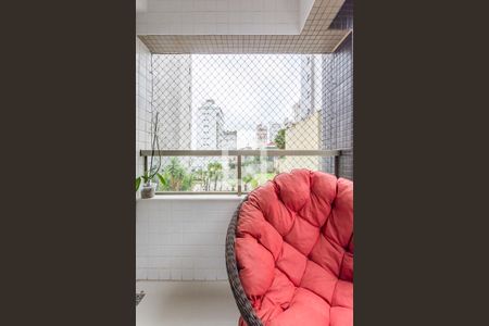 Apartamento à venda com 154m², 4 quartos e 4 vagas Apartamento à venda com 154m², 4 quartos e 4 vagasVaranda da Suíte 1