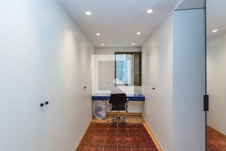 Apartamento à venda com 154m², 4 quartos e 4 vagas Apartamento à venda com 154m², 4 quartos e 4 vagasCloset da suíte 1