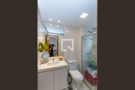 Apartamento à venda com 154m², 4 quartos e 4 vagas Apartamento à venda com 154m², 4 quartos e 4 vagasBanheiro da Suíte 2