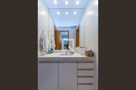 Apartamento à venda com 154m², 4 quartos e 4 vagas Apartamento à venda com 154m², 4 quartos e 4 vagasBanheiro da Suíte 3