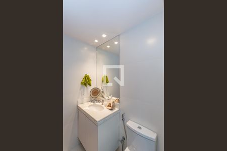 Apartamento à venda com 154m², 4 quartos e 4 vagas Apartamento à venda com 154m², 4 quartos e 4 vagasBanheiro da Suíte 2