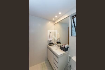 Apartamento à venda com 154m², 4 quartos e 4 vagas Apartamento à venda com 154m², 4 quartos e 4 vagasBanheiro da Suíte 1