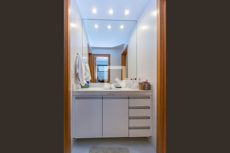 Apartamento à venda com 154m², 4 quartos e 4 vagas Apartamento à venda com 154m², 4 quartos e 4 vagasBanheiro da Suíte 3