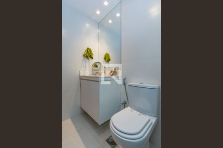 Apartamento à venda com 154m², 4 quartos e 4 vagas Apartamento à venda com 154m², 4 quartos e 4 vagasBanheiro da Suíte 2