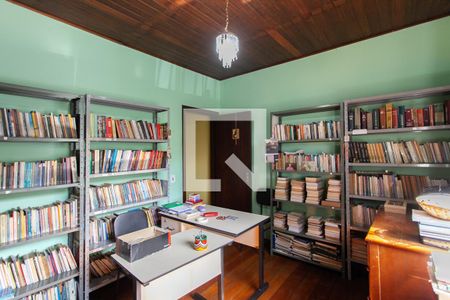 Casa à venda com 500m², 5 quartos e 4 vagas Casa à venda com 500m², 5 quartos e 4 vagasQuarto 1