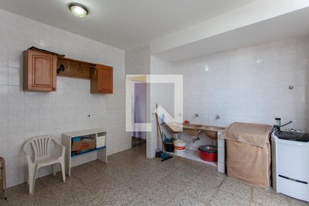 Casa à venda com 500m², 5 quartos e 4 vagas Casa à venda com 500m², 5 quartos e 4 vagasÁrea de Serviço