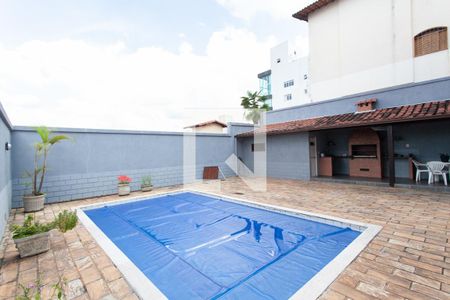 Casa à venda com 500m², 5 quartos e 4 vagas Casa à venda com 500m², 5 quartos e 4 vagasPiscina
