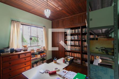 Casa à venda com 500m², 5 quartos e 4 vagas Casa à venda com 500m², 5 quartos e 4 vagasQuarto 1