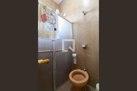 Casa à venda com 500m², 5 quartos e 4 vagas Casa à venda com 500m², 5 quartos e 4 vagasBanheiro da Suíte de Serviço