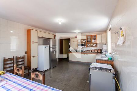 Casa à venda com 500m², 5 quartos e 4 vagas Casa à venda com 500m², 5 quartos e 4 vagasCozinha 1