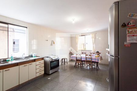 Casa à venda com 500m², 5 quartos e 4 vagas Casa à venda com 500m², 5 quartos e 4 vagasCozinha 1