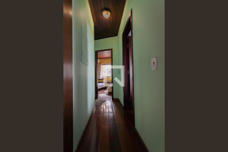 Casa à venda com 500m², 5 quartos e 4 vagas Casa à venda com 500m², 5 quartos e 4 vagasCorredor 3 Andar