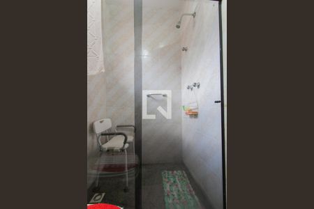 Casa à venda com 500m², 5 quartos e 4 vagas Casa à venda com 500m², 5 quartos e 4 vagasBanheiro 2