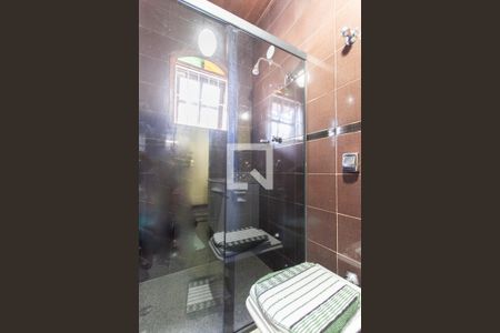 Casa à venda com 500m², 5 quartos e 4 vagas Casa à venda com 500m², 5 quartos e 4 vagasBanheiro 1