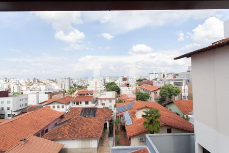 Casa à venda com 500m², 5 quartos e 4 vagas Casa à venda com 500m², 5 quartos e 4 vagasVista da Sala de estar 2