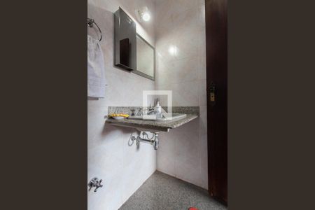 Casa à venda com 500m², 5 quartos e 4 vagas Casa à venda com 500m², 5 quartos e 4 vagasBanheiro da Suíte 2