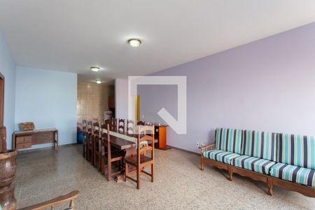 Casa à venda com 500m², 5 quartos e 4 vagas Casa à venda com 500m², 5 quartos e 4 vagasSala