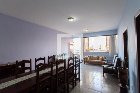 Casa à venda com 500m², 5 quartos e 4 vagas Casa à venda com 500m², 5 quartos e 4 vagasSala