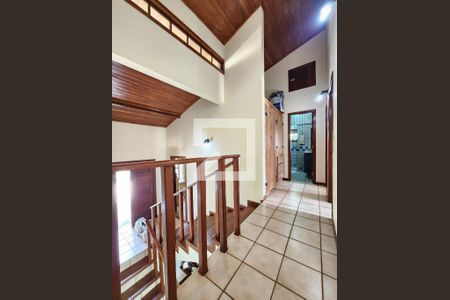 Casa de condomínio à venda com 320m², 4 quartos e 4 vagasCorredor