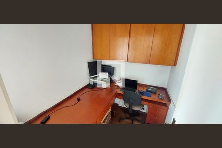 Apartamento à venda com 138m², 2 quartos e 3 vagasEscritório