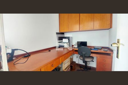 Apartamento à venda com 138m², 2 quartos e 3 vagasEscritório