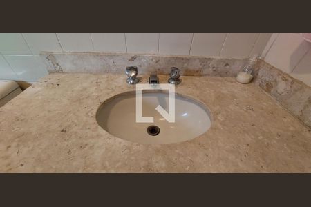 Apartamento à venda com 138m², 2 quartos e 3 vagasBanheiro 