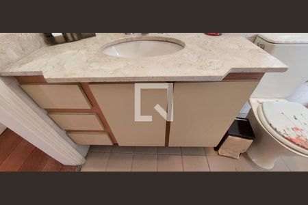 Apartamento à venda com 138m², 2 quartos e 3 vagasBanheiro Quarto 1 suíte