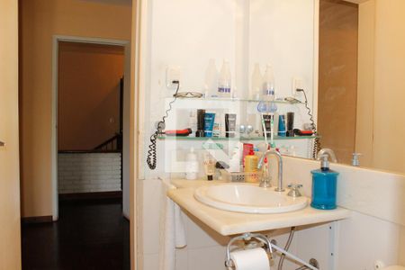 Casa à venda com 400m², 4 quartos e 3 vagas Casa à venda com 400m², 4 quartos e 3 vagasBanheiro suite 02