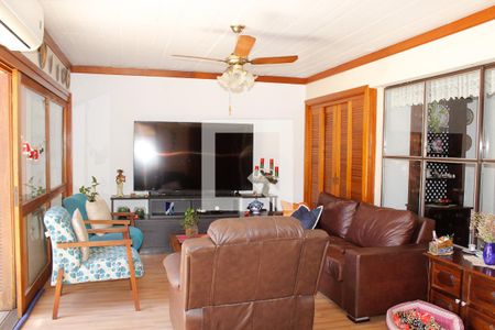 Casa à venda com 400m², 4 quartos e 3 vagas Casa à venda com 400m², 4 quartos e 3 vagasSala de Tv