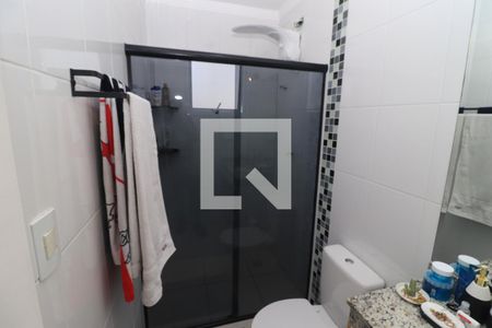 Casa de condomínio à venda com 130m², 3 quartos e 2 vagasBanheiro da Suíte