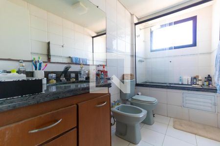 Apartamento à venda com 156m², 4 quartos e 3 vagas Apartamento à venda com 156m², 4 quartos e 3 vagasBanheiro da Suíte 02