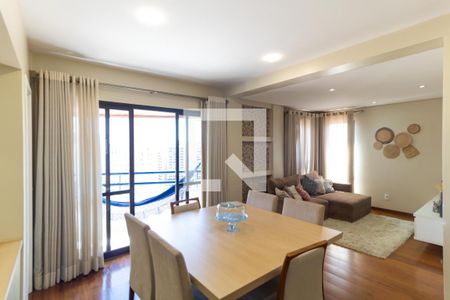 Apartamento à venda com 156m², 4 quartos e 3 vagas Apartamento à venda com 156m², 4 quartos e 3 vagasSalas