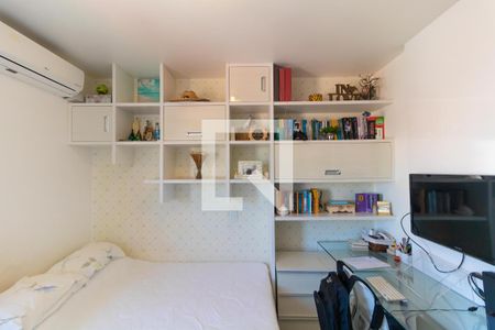 Apartamento à venda com 156m², 4 quartos e 3 vagas Apartamento à venda com 156m², 4 quartos e 3 vagasQuarto 01
