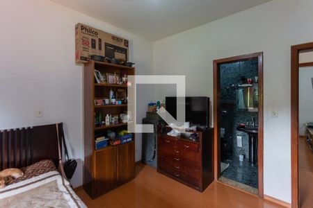 Casa à venda com 300m², 3 quartos e 4 vagasQuarto 2 - Suíte