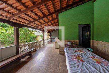 Casa à venda com 300m², 3 quartos e 4 vagasÁrea de Serviço