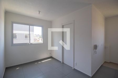 Sala de apartamento para alugar com 2 quartos, 34m² em Guaianazes, São Paulo