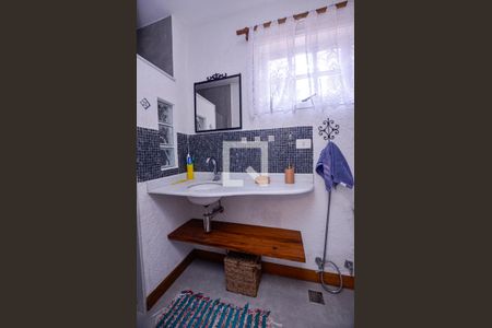 Casa de condomínio à venda com 300m², 3 quartos e 2 vagas Casa de condomínio à venda com 300m², 3 quartos e 2 vagasBanheiro