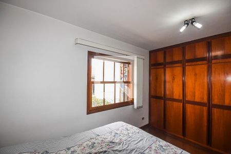 Casa à venda com 197m², 3 quartos e 4 vagas Casa à venda com 197m², 3 quartos e 4 vagasQuarto 2