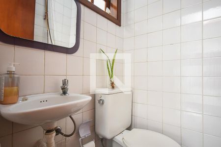 Casa à venda com 197m², 3 quartos e 4 vagas Casa à venda com 197m², 3 quartos e 4 vagasBanheiro de Serviço